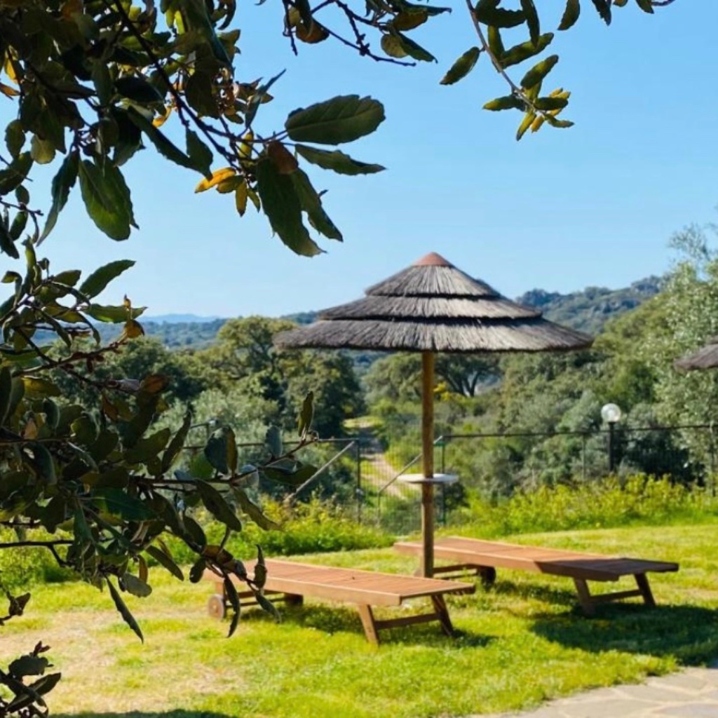 IL NURAGHE DEL LAGO COGHINAS - EINE BESONDERE UNTERKUNFT AUF SARDINIEN